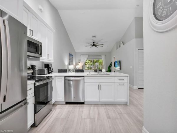 3505 Avion Woods CT, Unit 902, NAPLES, FL 34104