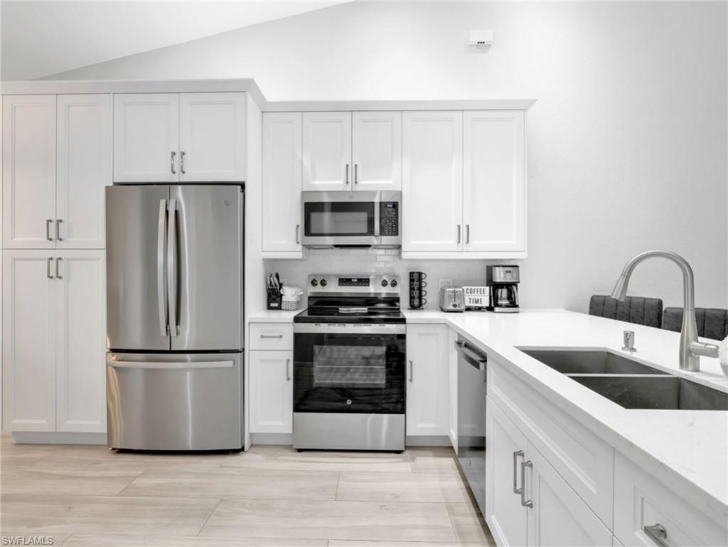 3505 Avion Woods Ct, Unit 902, Naples, FL 34104 Photo