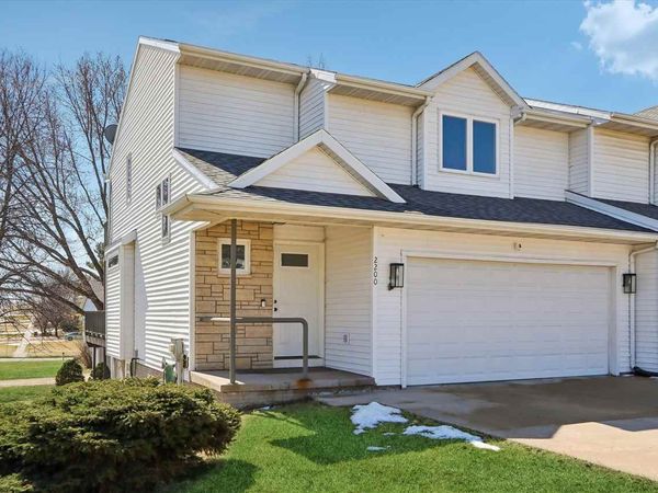 2200 11th St, Coralville, IA 52241