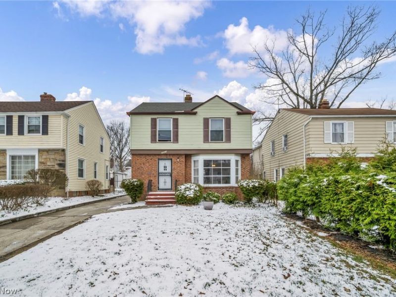 16908 Throckley Avenue, Cleveland, OH 44128 Photo 2