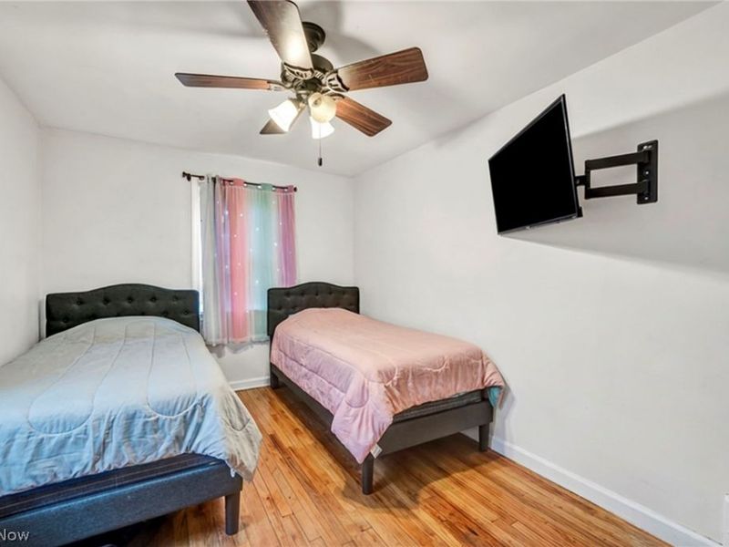 16908 Throckley Avenue, Cleveland, OH 44128 Photo 29