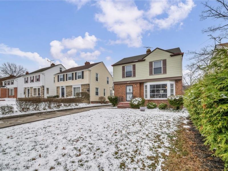 16908 Throckley Avenue, Cleveland, OH 44128 Photo 3