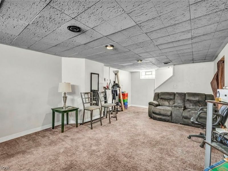 16908 Throckley Avenue, Cleveland, OH 44128 Photo 31