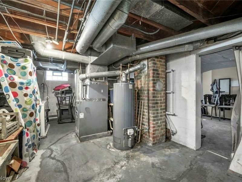 16908 Throckley Avenue, Cleveland, OH 44128 Photo 36