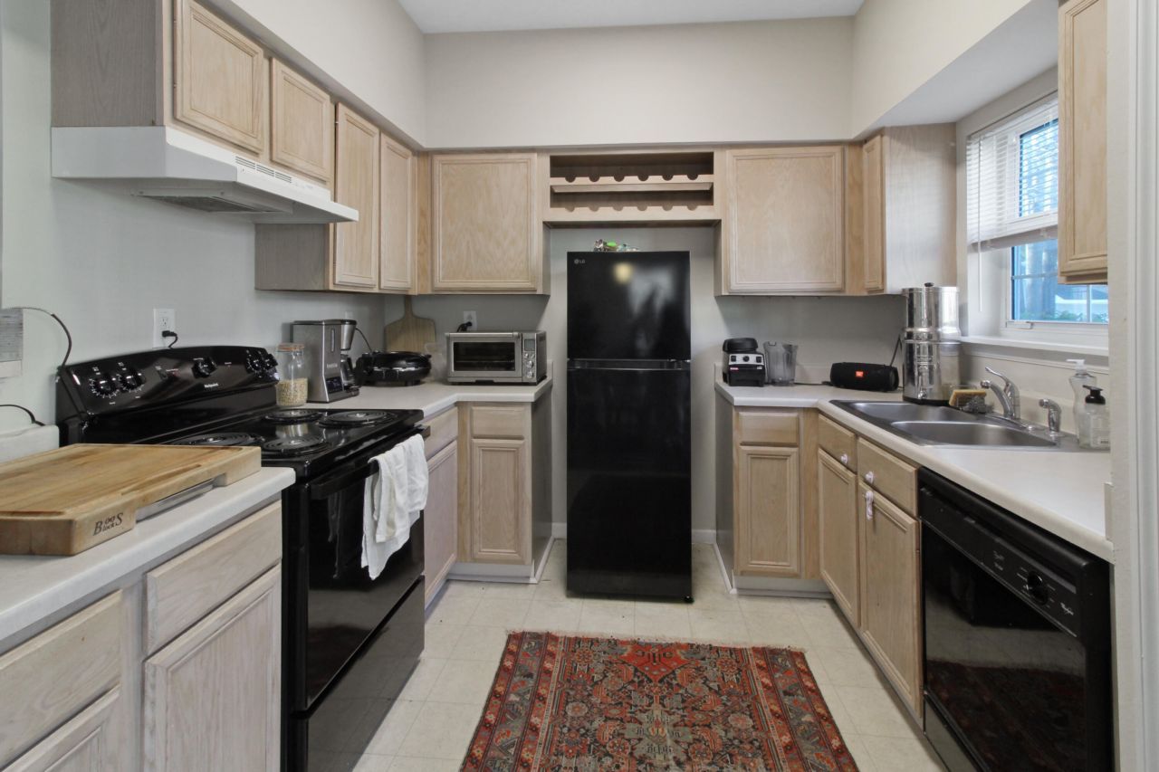 700 Daniel Ellis Drive Photo 11