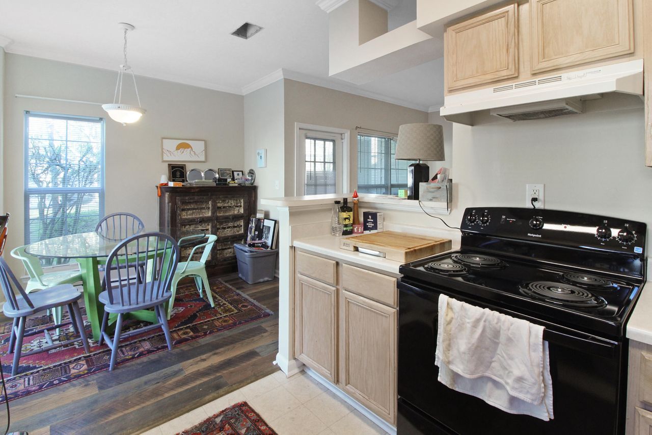 700 Daniel Ellis Drive Photo 12