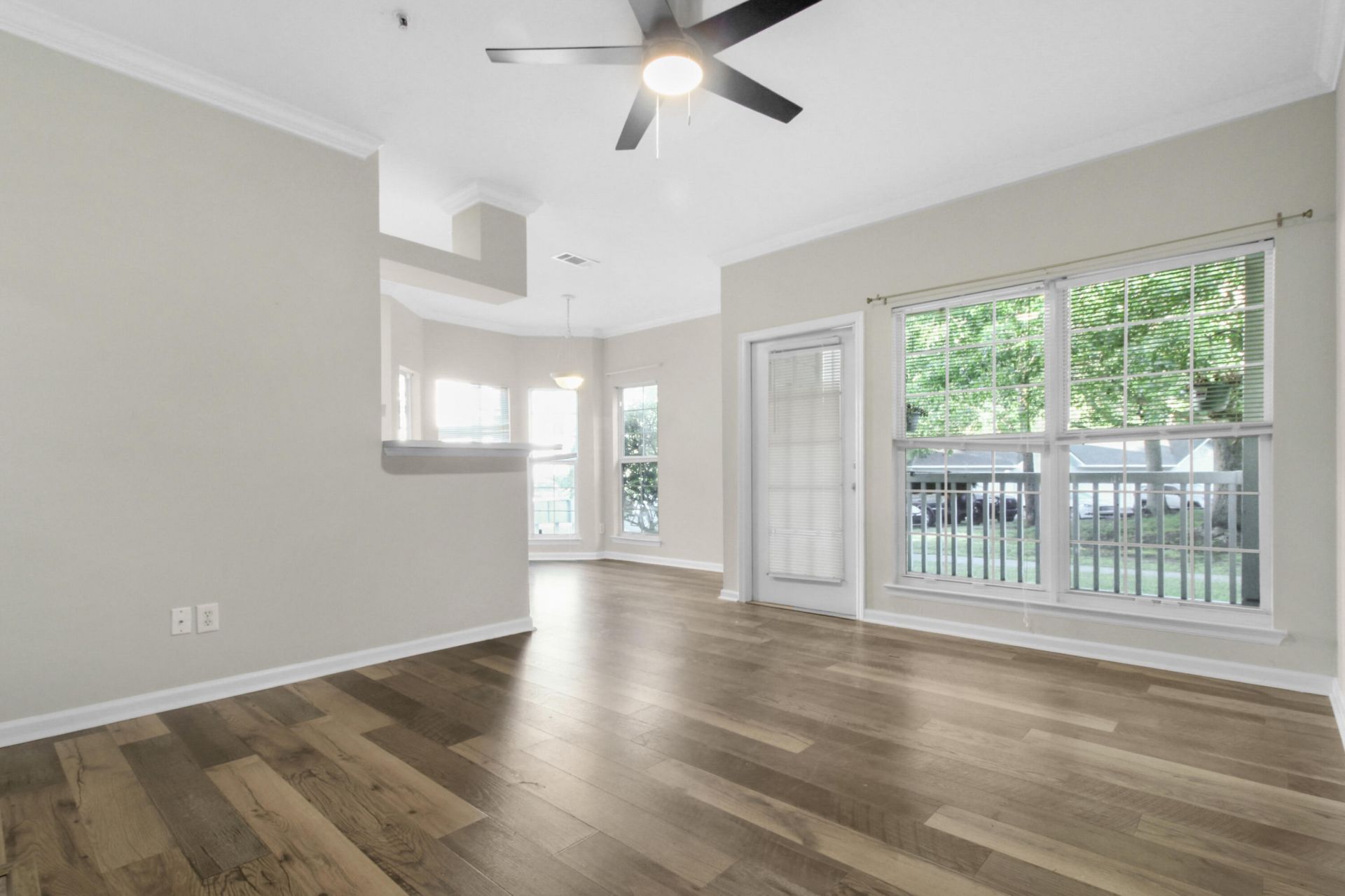 700 Daniel Ellis Drive Photo 6