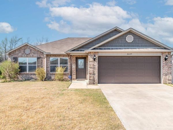 2429 Lancashire , Cabot, AR 72023