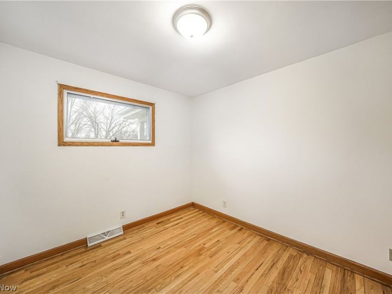 5216 Kuszmaul Avenue NW, Warren, OH 44483 Photo 11