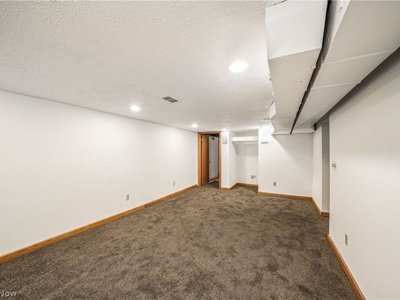 5216 Kuszmaul Avenue NW, Warren, OH 44483 Photo 19