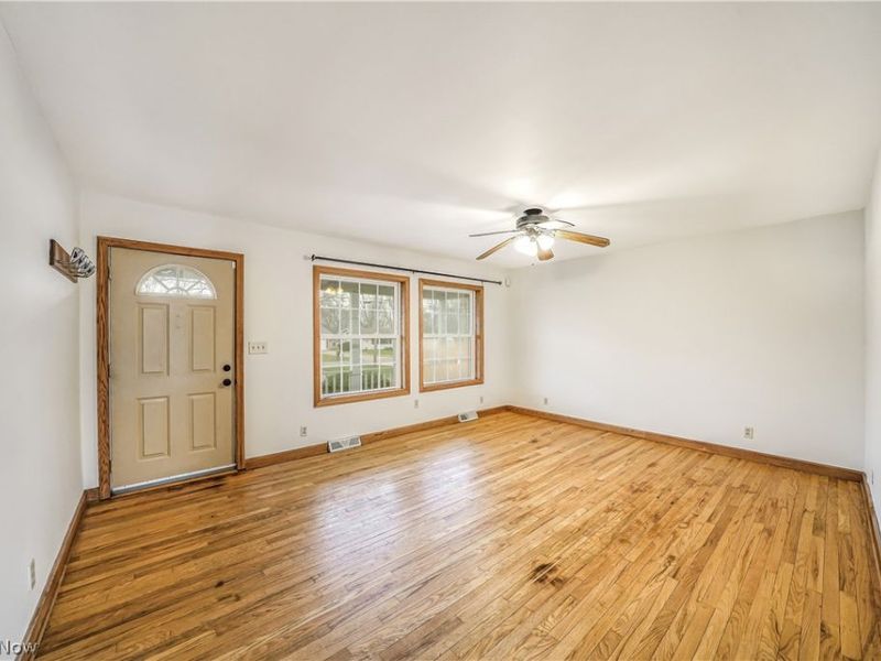 5216 Kuszmaul Avenue NW, Warren, OH 44483 Photo 2