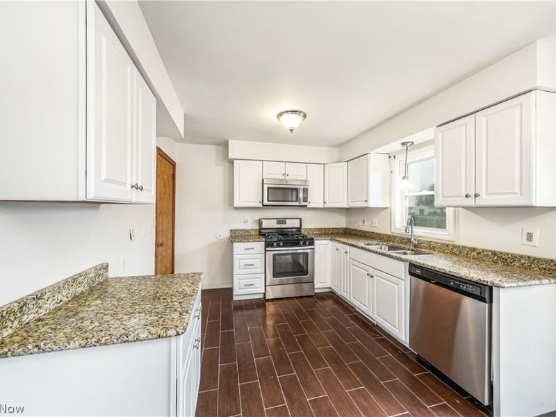 5216 Kuszmaul Avenue NW, Warren, OH 44483 Photo 5