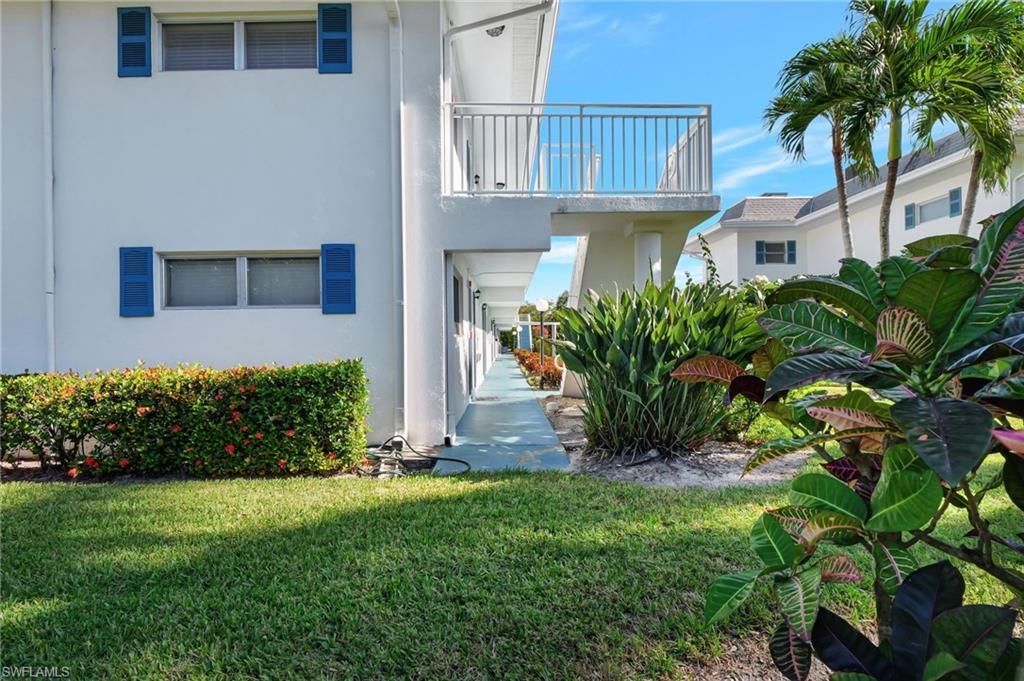 750 Mooring Ln, Unit 105, Naples, FL 34102 Photo