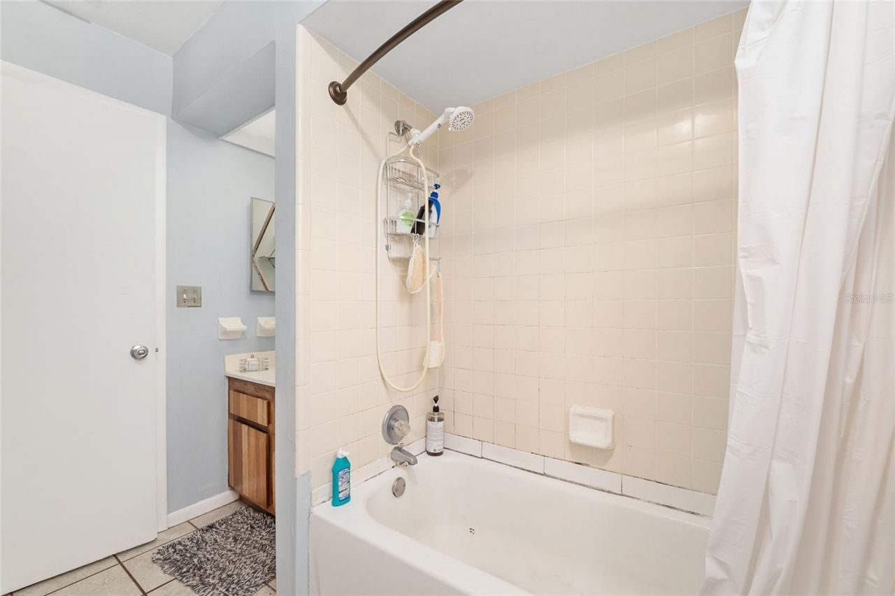 1420 SW 42nd Street, Unit B, Gainesville, FL 32607 Photo