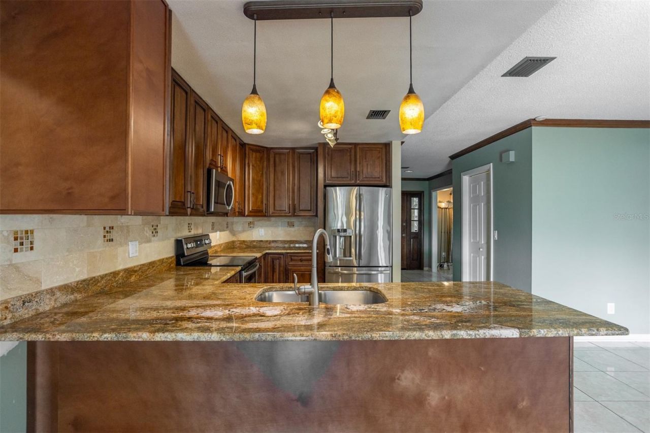 8639 Leighton Drive, Tampa, FL 33614 Photo