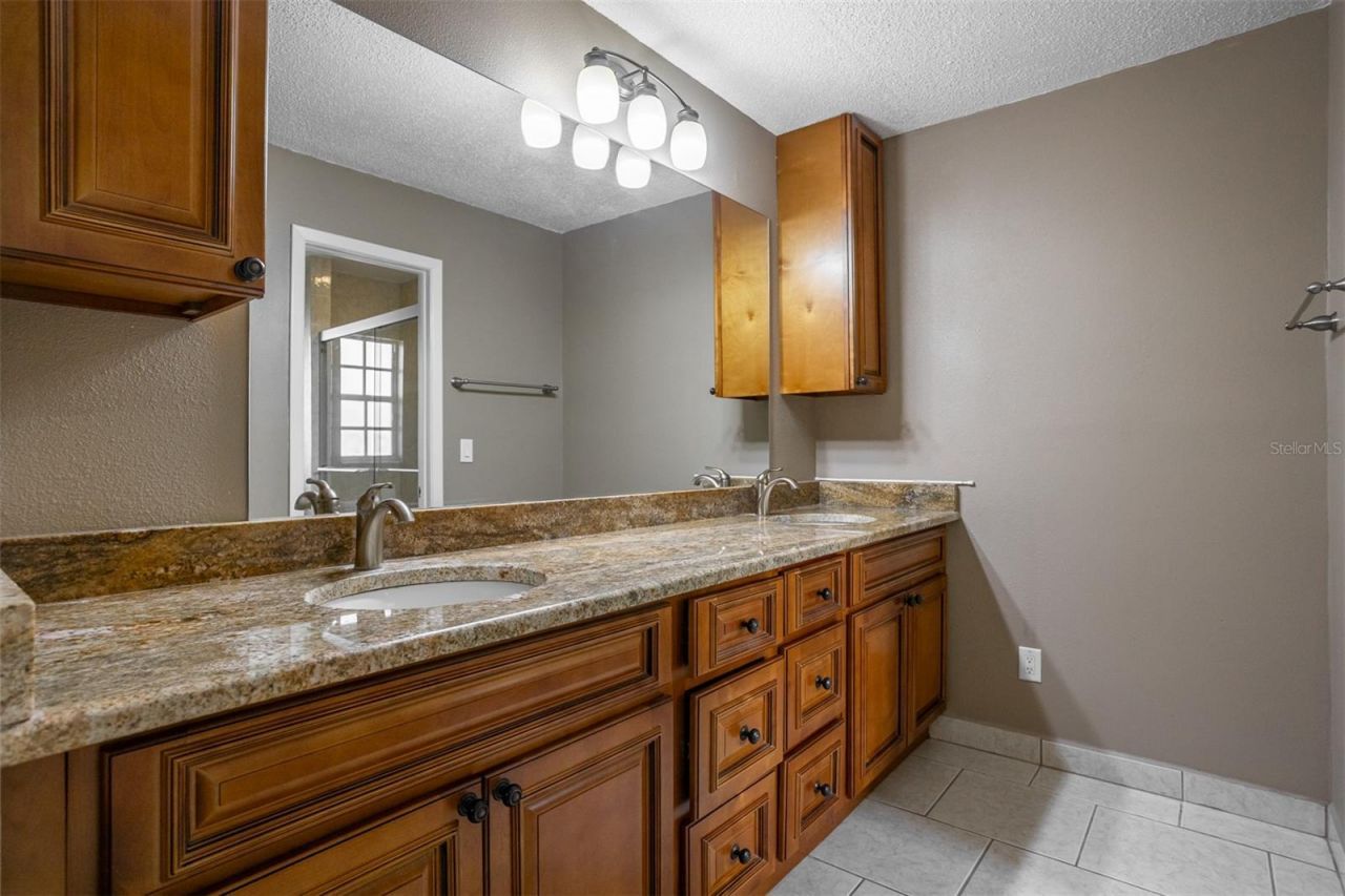 8639 Leighton Drive, Tampa, FL 33614 Photo