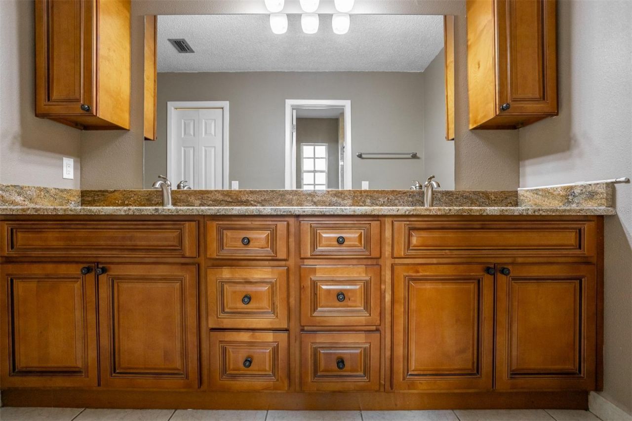 8639 Leighton Drive, Tampa, FL 33614 Photo