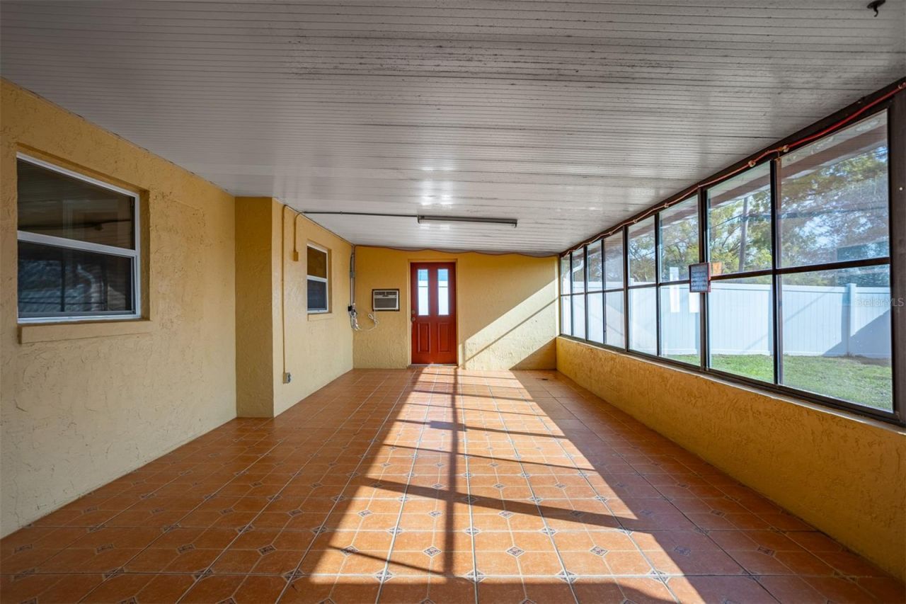 8639 Leighton Drive, Tampa, FL 33614 Photo