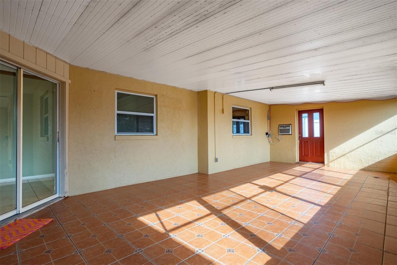 8639 Leighton Drive, Tampa, FL 33614 Photo