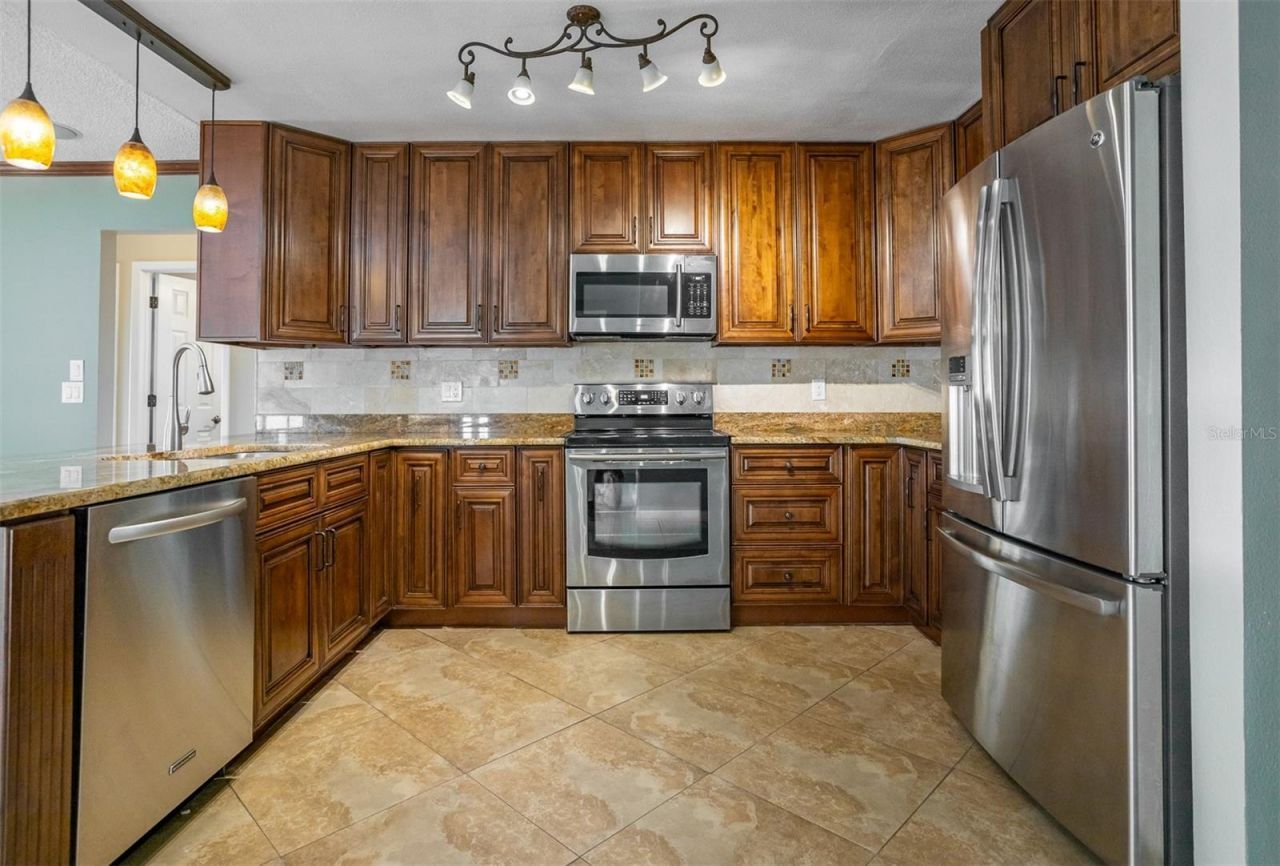 8639 Leighton Drive, Tampa, FL 33614 Photo