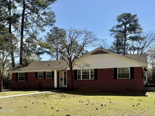 401 Hawthorne Street, Hamlet, NC 28345