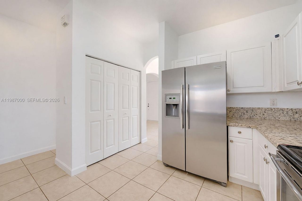 2014 NE 38th Rd , Unit 2014, Homestead, FL 33033 Photo
