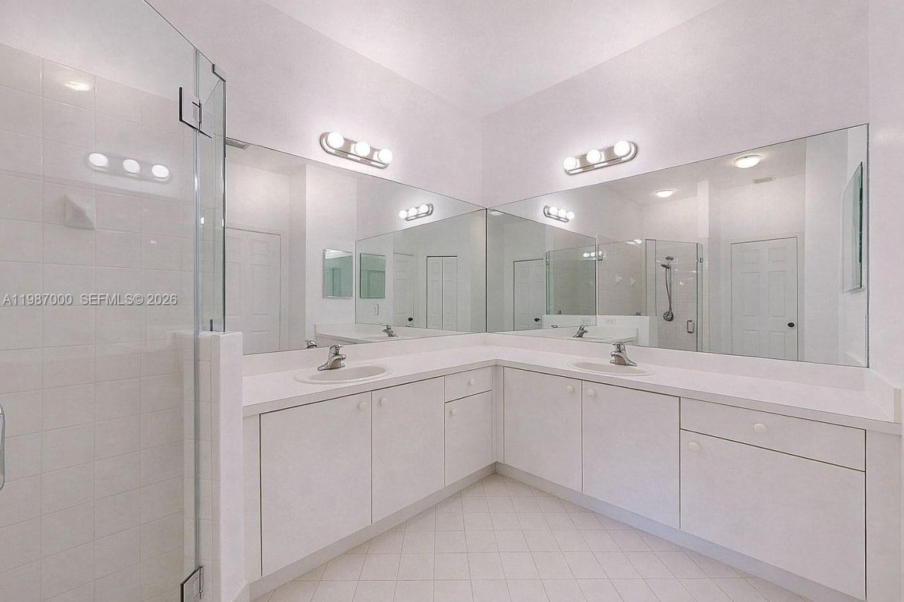 2014 NE 38th Rd , Unit 2014, Homestead, FL 33033 Photo