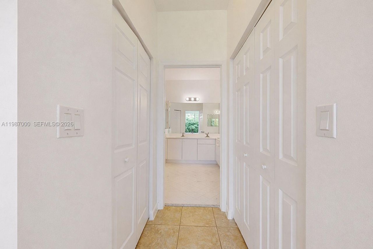 2014 NE 38th Rd , Unit 2014, Homestead, FL 33033 Photo