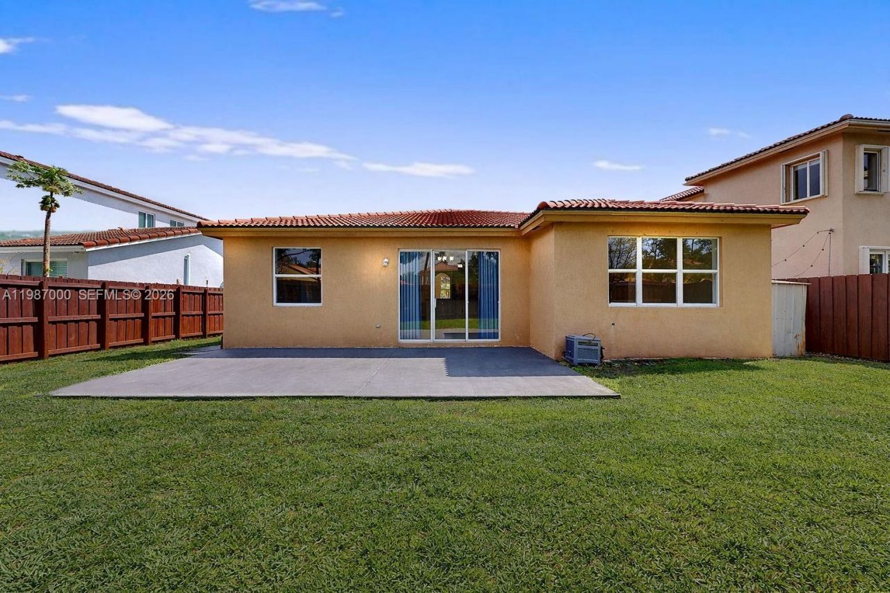 2014 NE 38th Rd , Unit 2014, Homestead, FL 33033 Photo