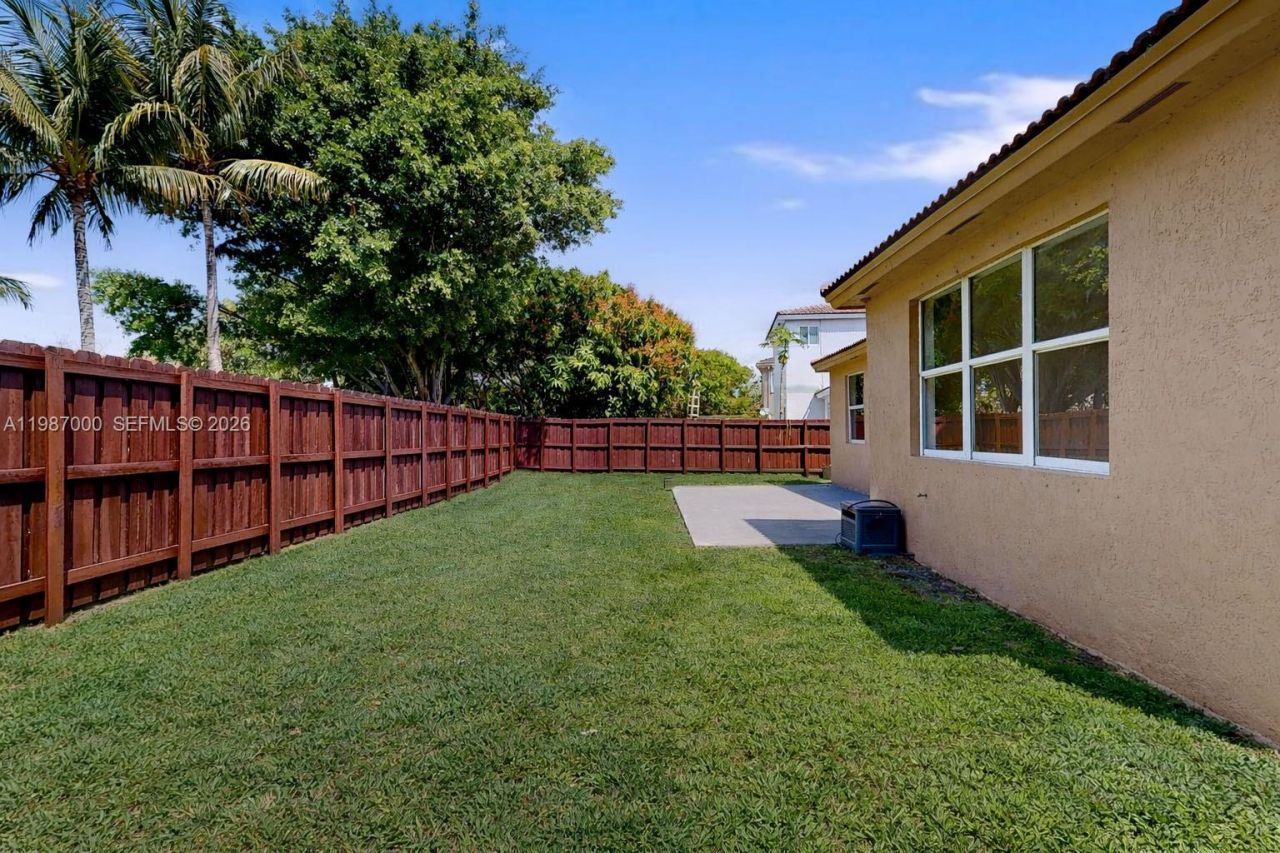 2014 NE 38th Rd , Unit 2014, Homestead, FL 33033 Photo