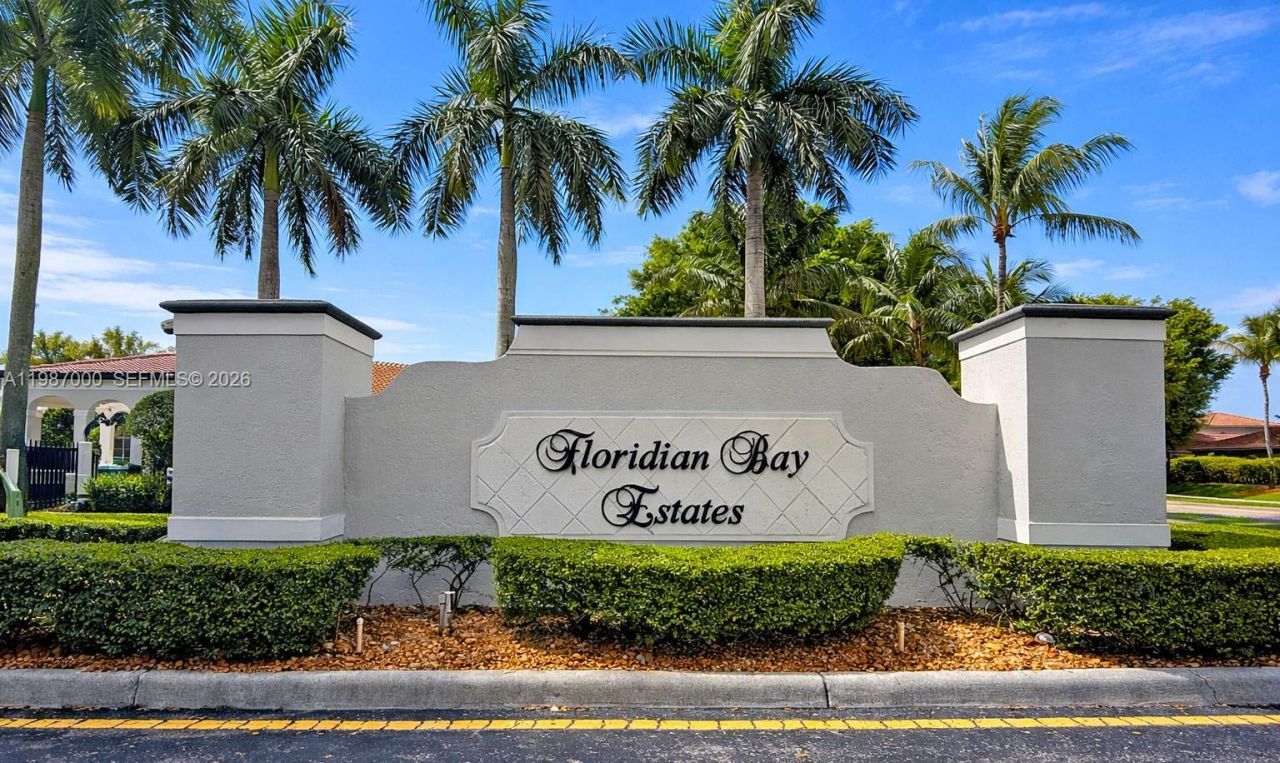 2014 NE 38th Rd , Unit 2014, Homestead, FL 33033 Photo