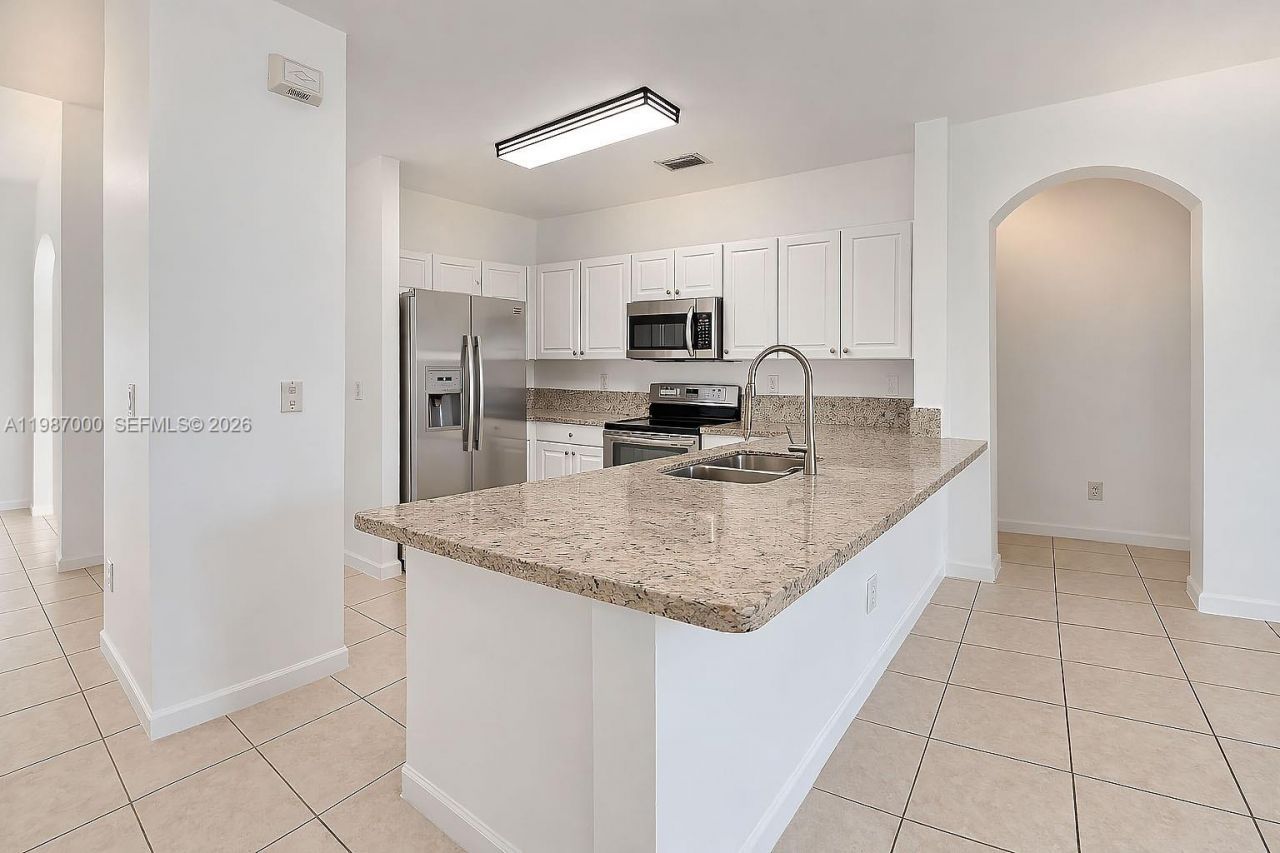 2014 NE 38th Rd , Unit 2014, Homestead, FL 33033 Photo
