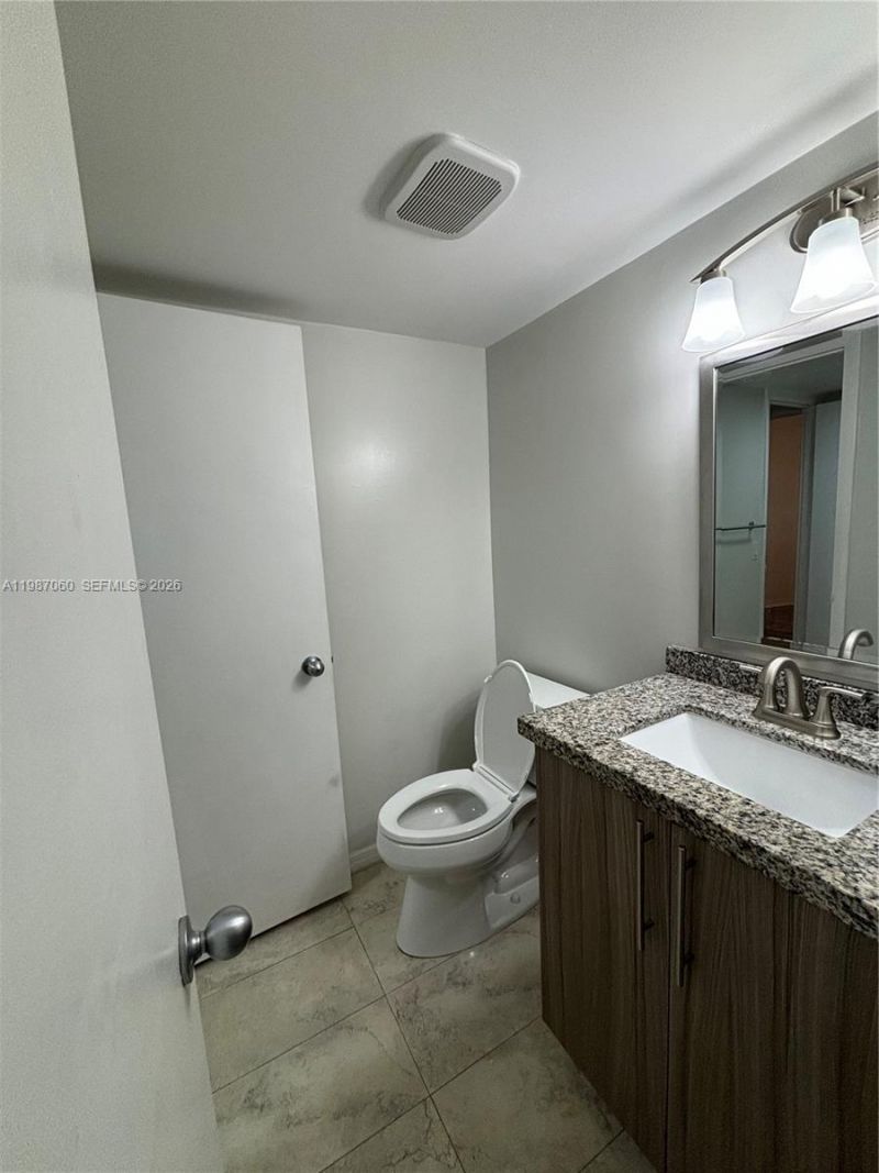 7470 Miami Lakes Dr , Unit B208, Miami Lakes, FL 33014 Photo