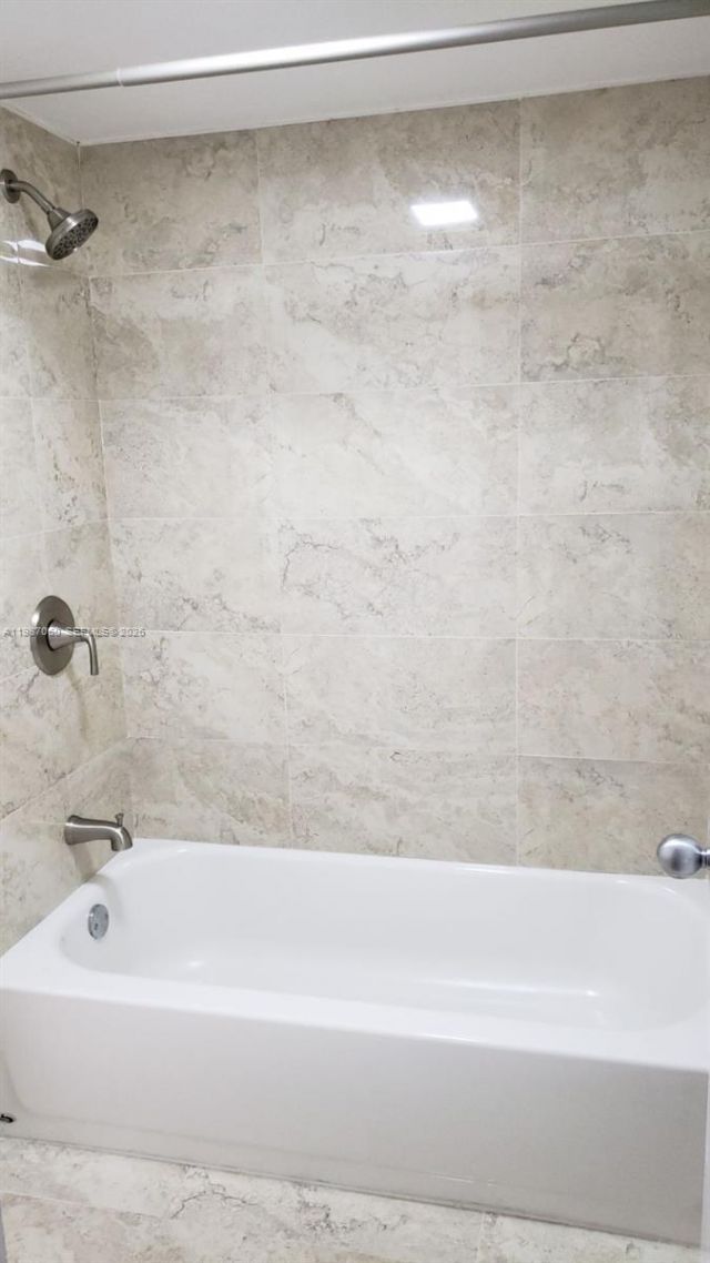 7470 Miami Lakes Dr , Unit B208, Miami Lakes, FL 33014 Photo