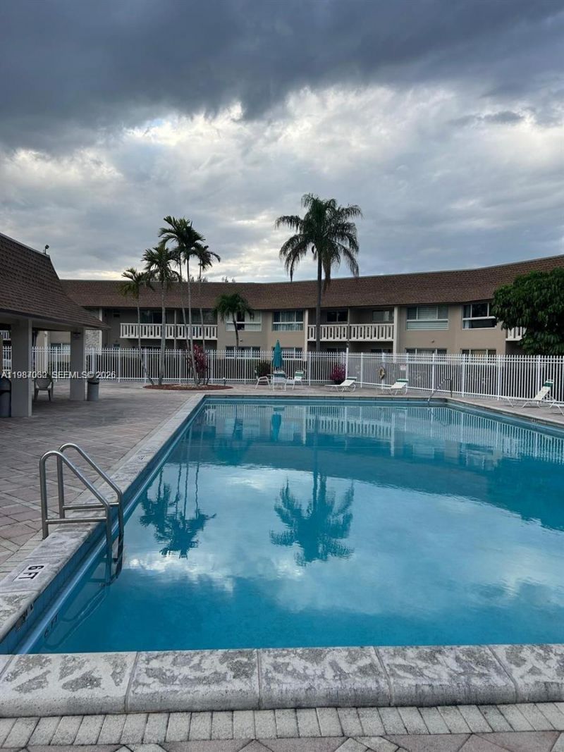 7470 Miami Lakes Dr , Unit B208, Miami Lakes, FL 33014 Photo