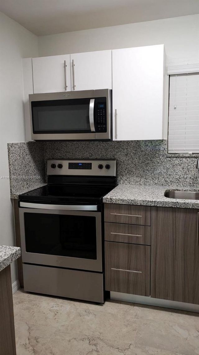 7470 Miami Lakes Dr , Unit B208, Miami Lakes, FL 33014 Photo