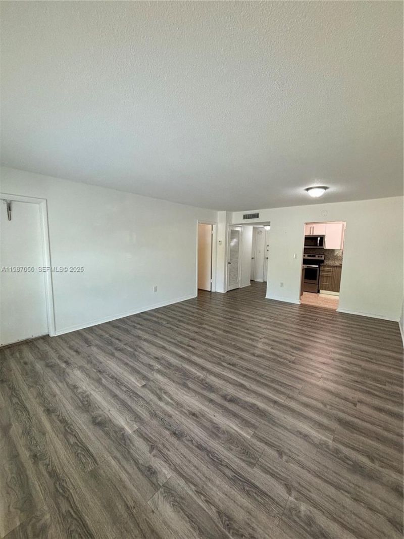 7470 Miami Lakes Dr , Unit B208, Miami Lakes, FL 33014 Photo