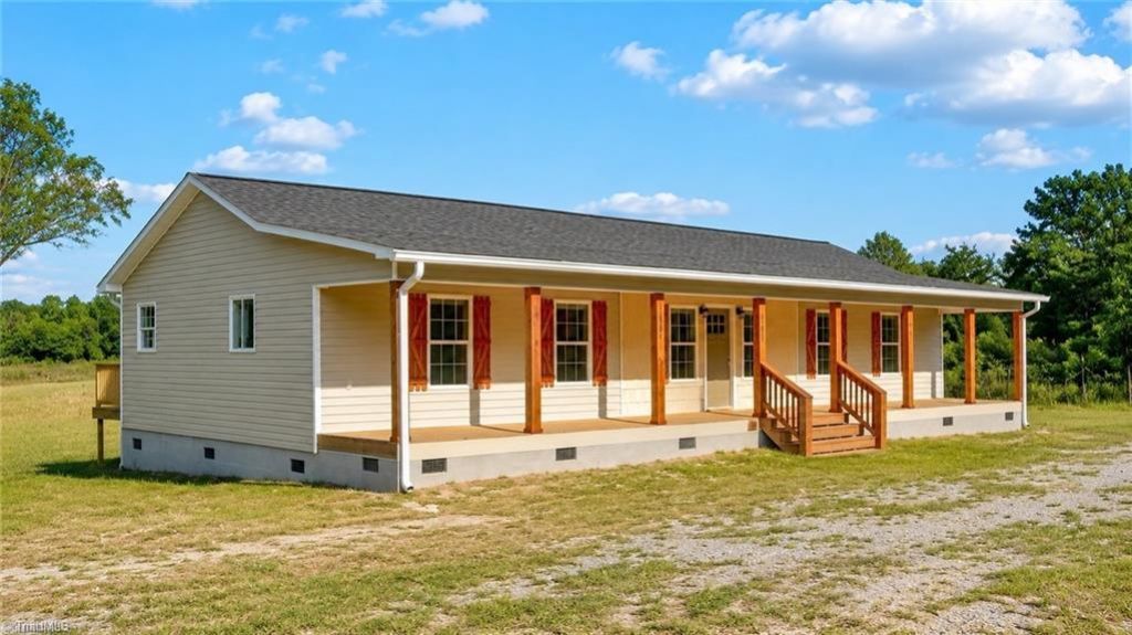7489 Riverside Road, Seagrove, NC 27341 Main Photo