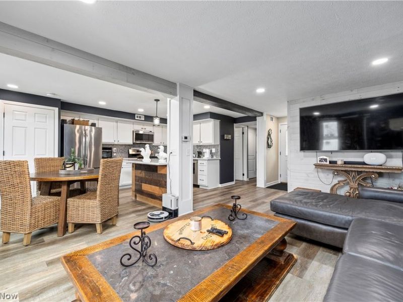 190 Deepwood Drive, Wadsworth, OH 44281 Photo 6