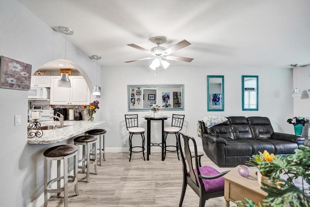 9480 Poinciana Place, Unit 201, Davie, FL 33324 Photo