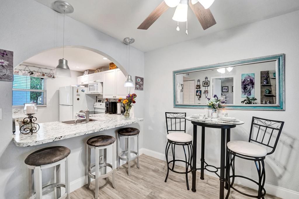 9480 Poinciana Place, Unit 201, Davie, FL 33324 Photo