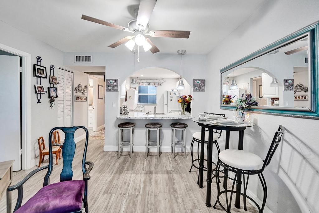 9480 Poinciana Place, Unit 201, Davie, FL 33324 Photo