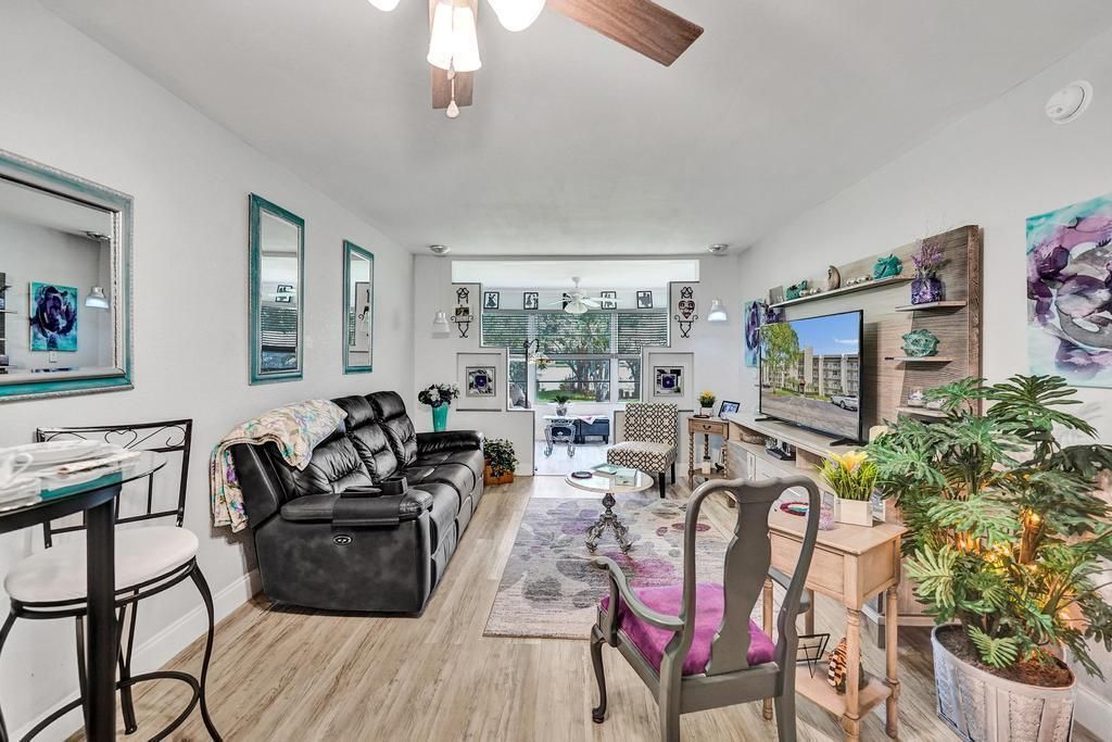 9480 Poinciana Place, Unit 201, Davie, FL 33324 Photo