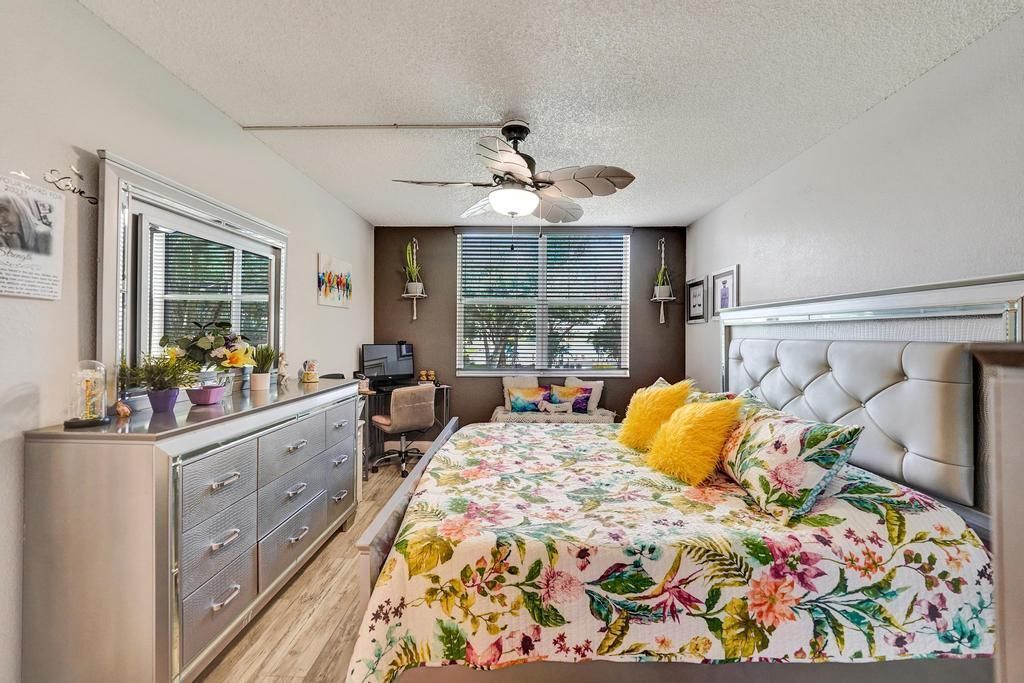 9480 Poinciana Place, Unit 201, Davie, FL 33324 Photo