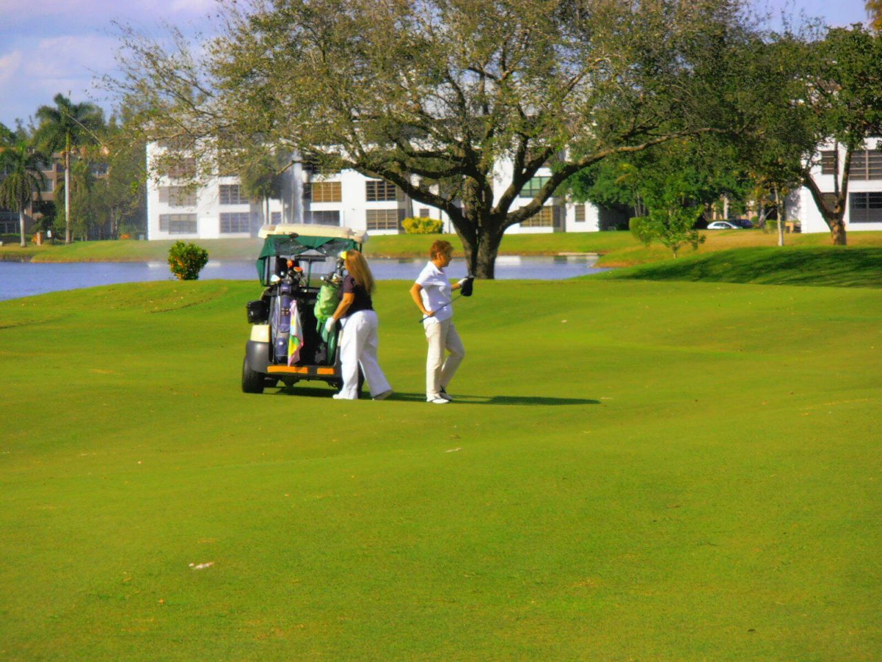 9480 Poinciana Place, Unit 201, Davie, FL 33324 Photo