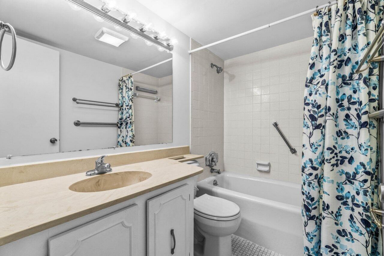 2010 S Federal Highway, Unit 101, Boynton Beach, FL 33435 Photo