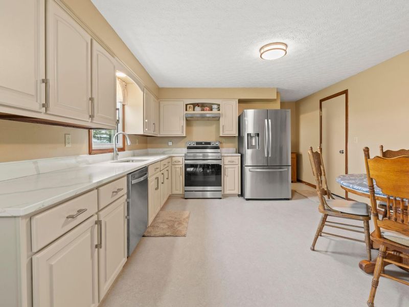 9161 Cochran Road , Williamsport, OH 43164 Photo 16