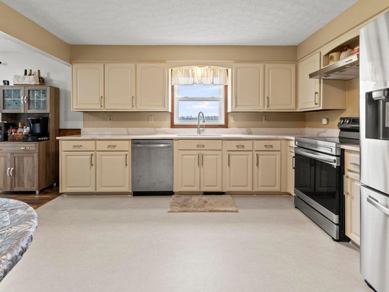 9161 Cochran Road , Williamsport, OH 43164 Photo 17