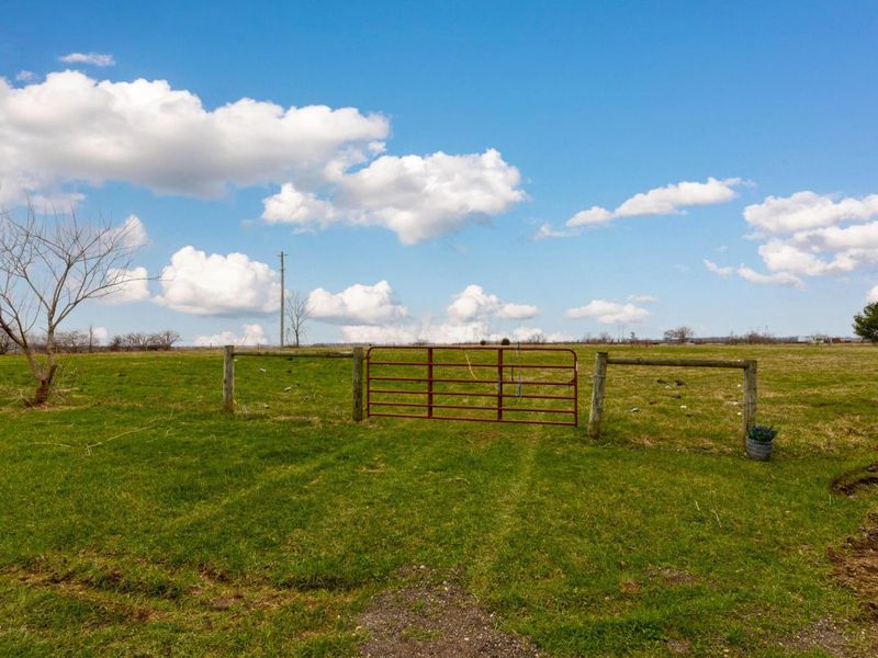 9161 Cochran Road , Williamsport, OH 43164 Photo 57