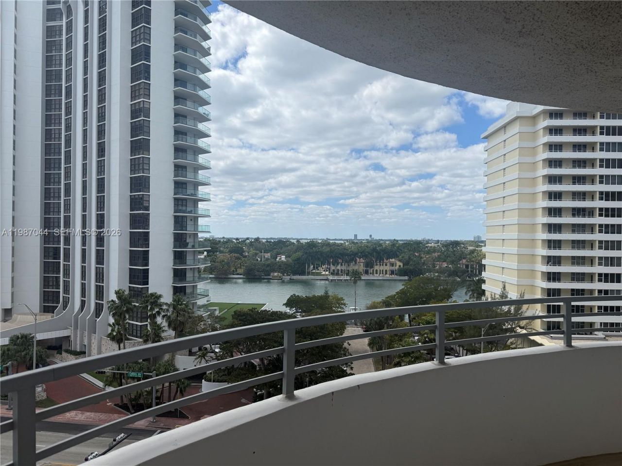 5555 Collins Ave, Unit 8R, Miami Beach, FL 33140 Photo
